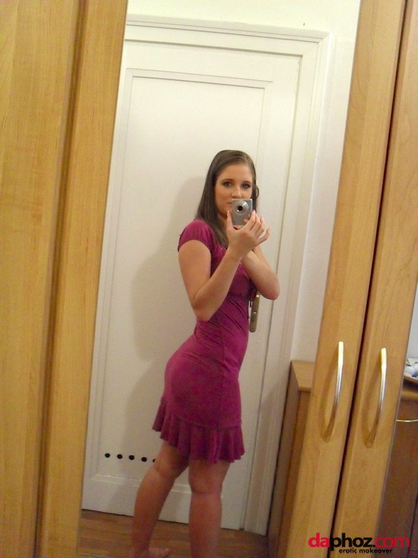 Amateur Girl Claudia\'s Self Shot Pics