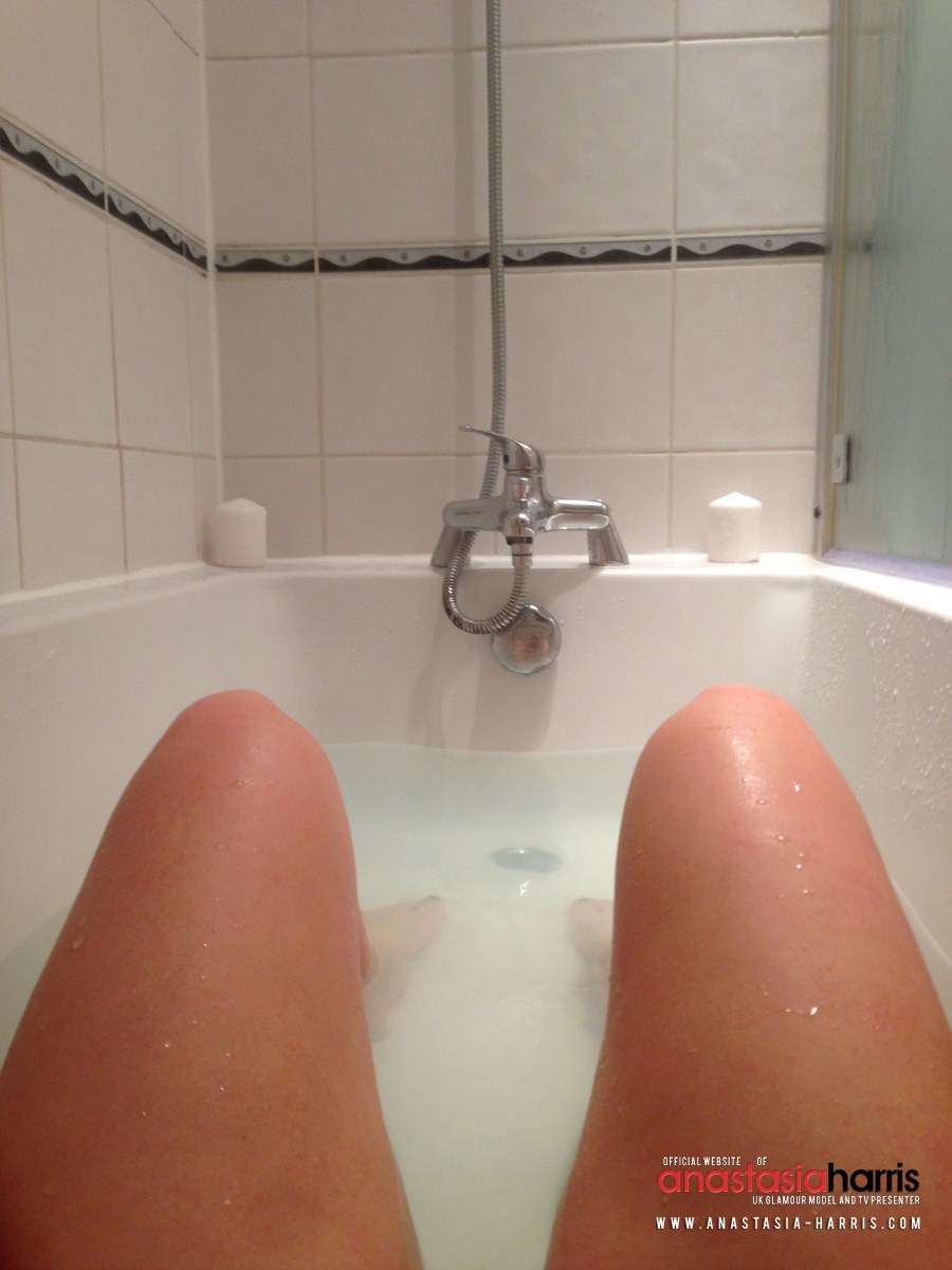 Anastasia Harris Self Shot Bath Pics