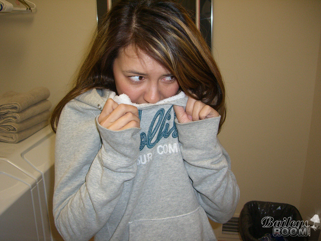 Bailey\'s Room Does Laundry
