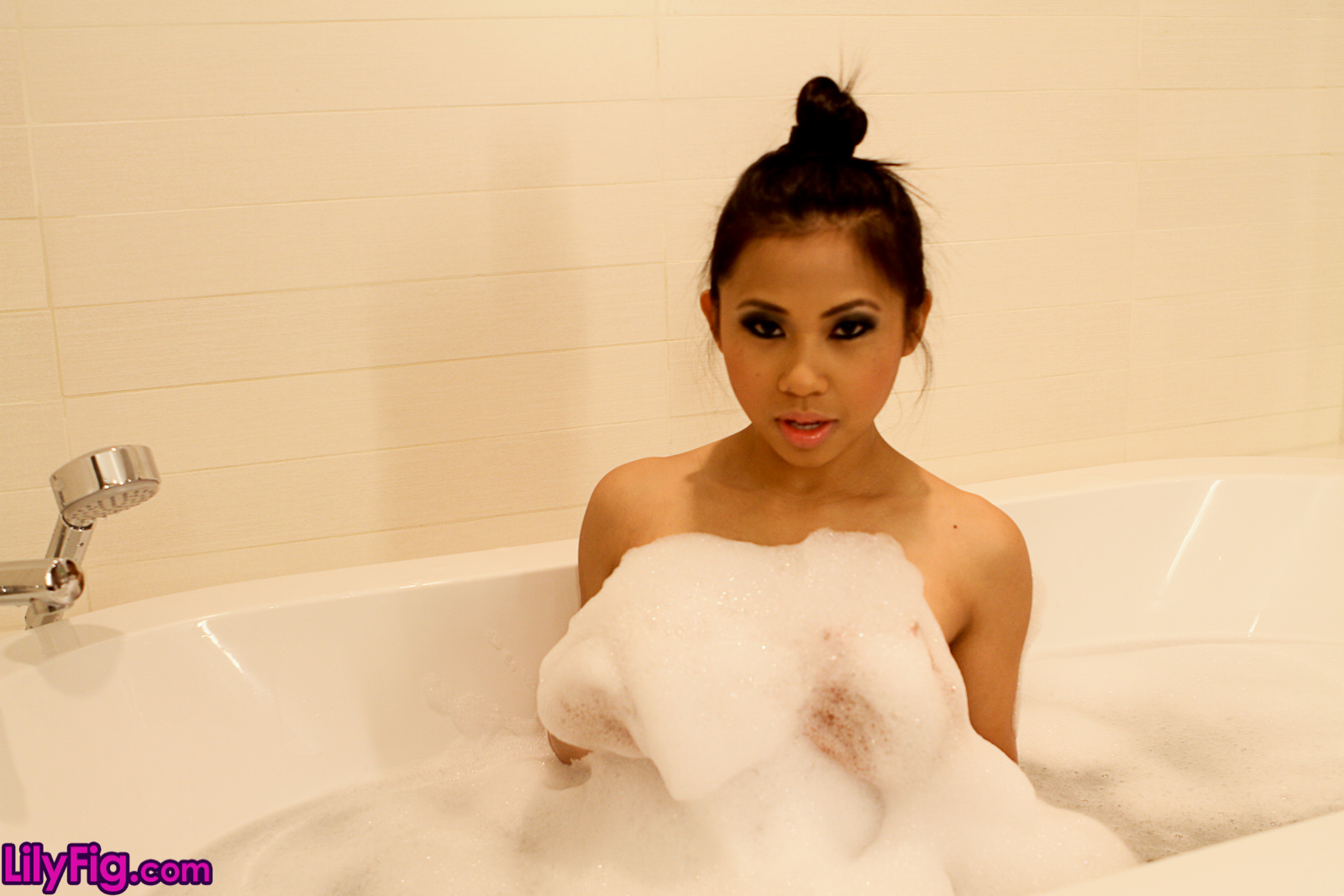 Busty Lily Figuera Takes a Bubble Bath