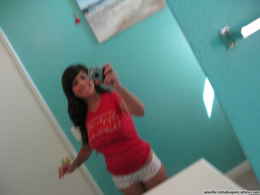 Cute Amelie\'s Self Shot Pictures