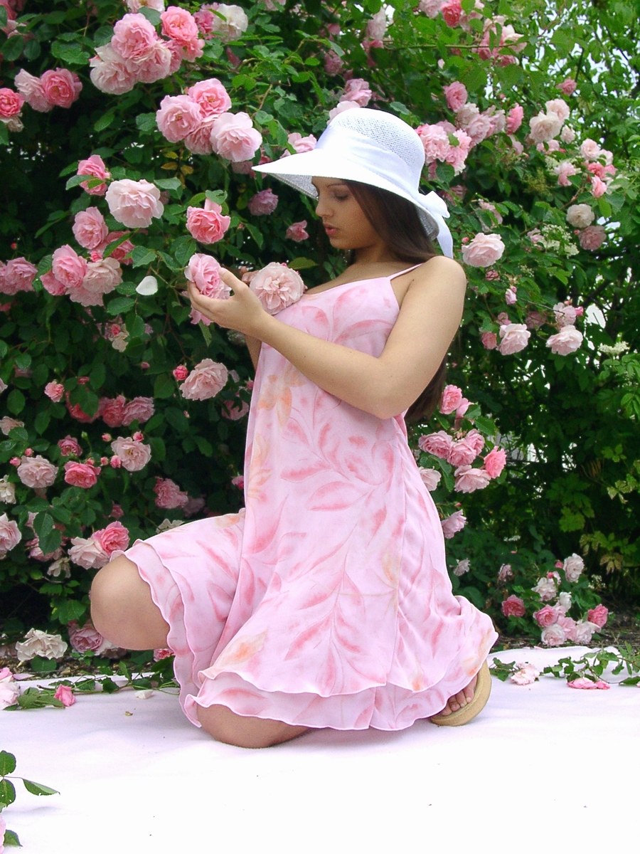 Eve Angel In A Flower Garden 05