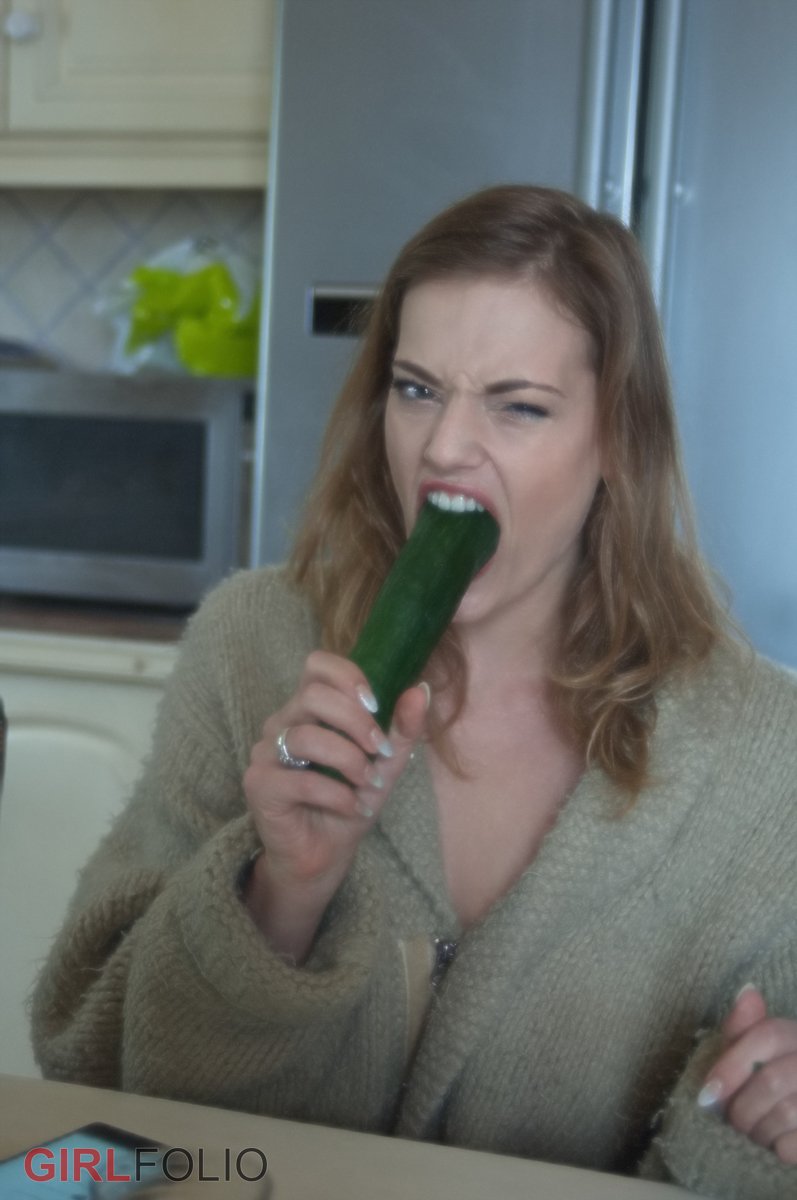 Girl Folio BTS: Pickles & Beer