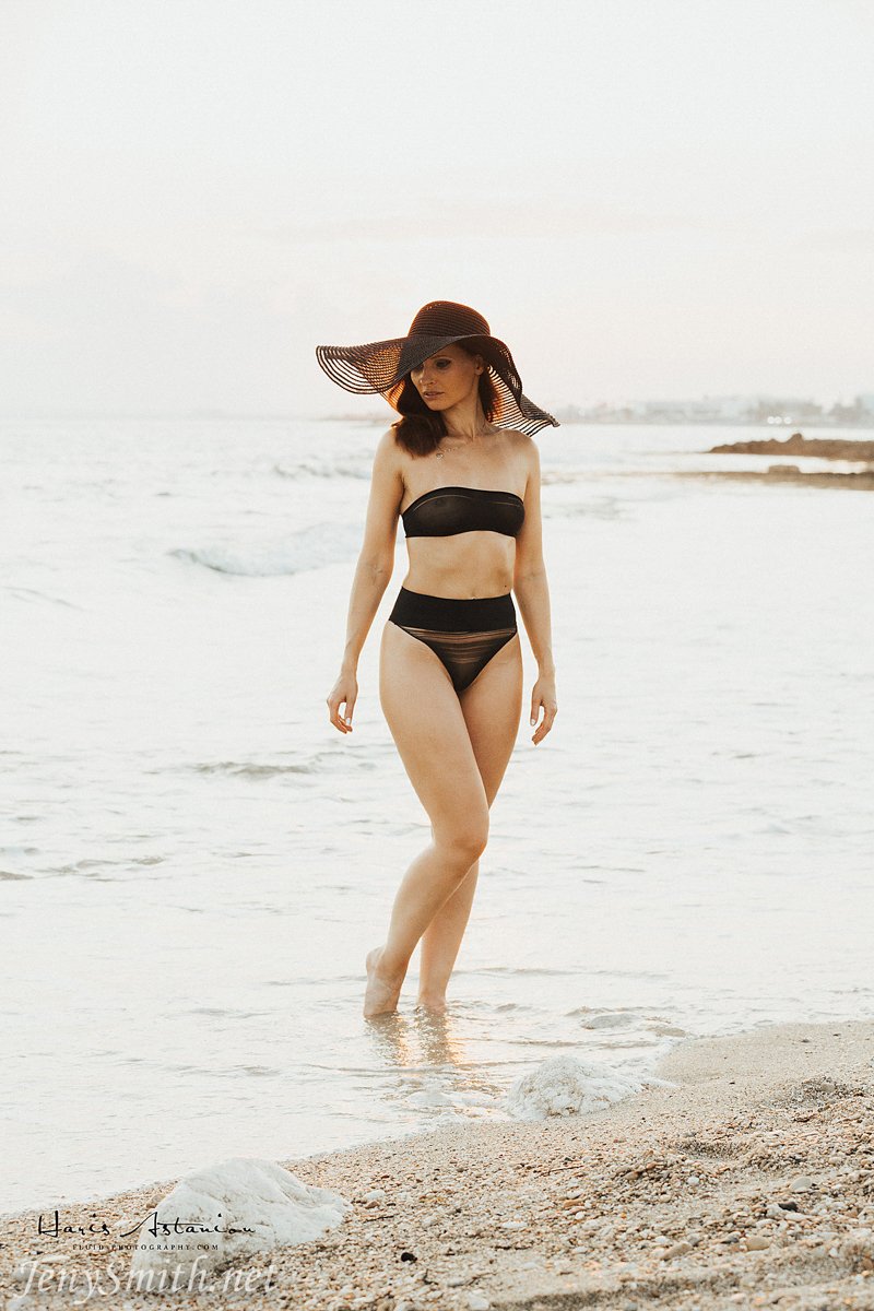 jeny-smith-at-the-seaside-02.jpg Jeny Smith At The Seaside 02