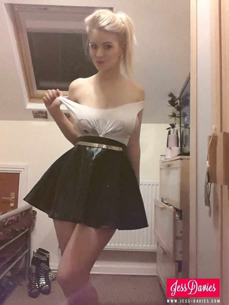 Jess Davies Strips at Home