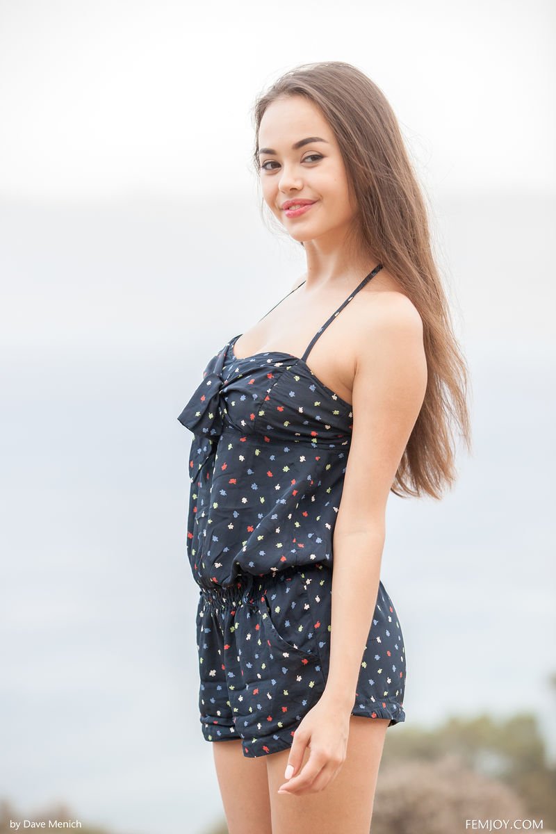 Li Moon on the Rocks
