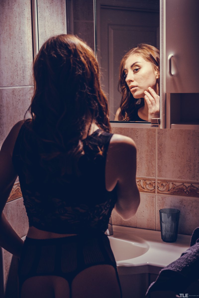 Lina’s Dramatic Shower