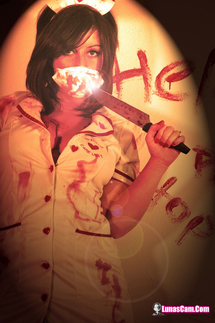 Lunas Cam the Sexy and Scary Nurse