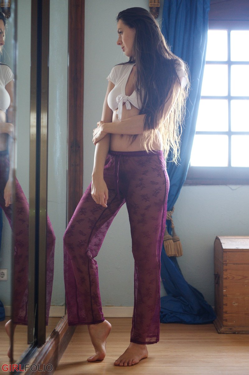 Niky Getting Undressed