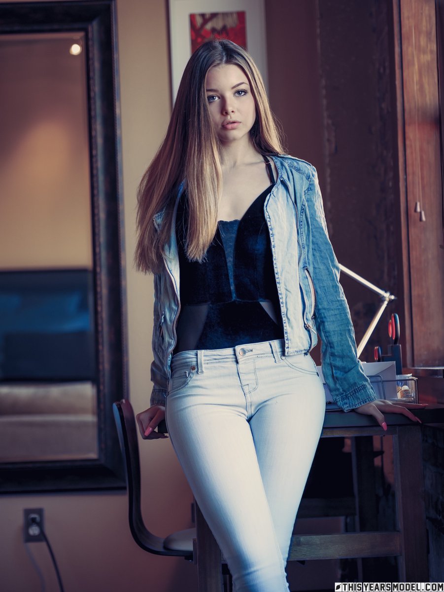 Pretty Lana in Denim