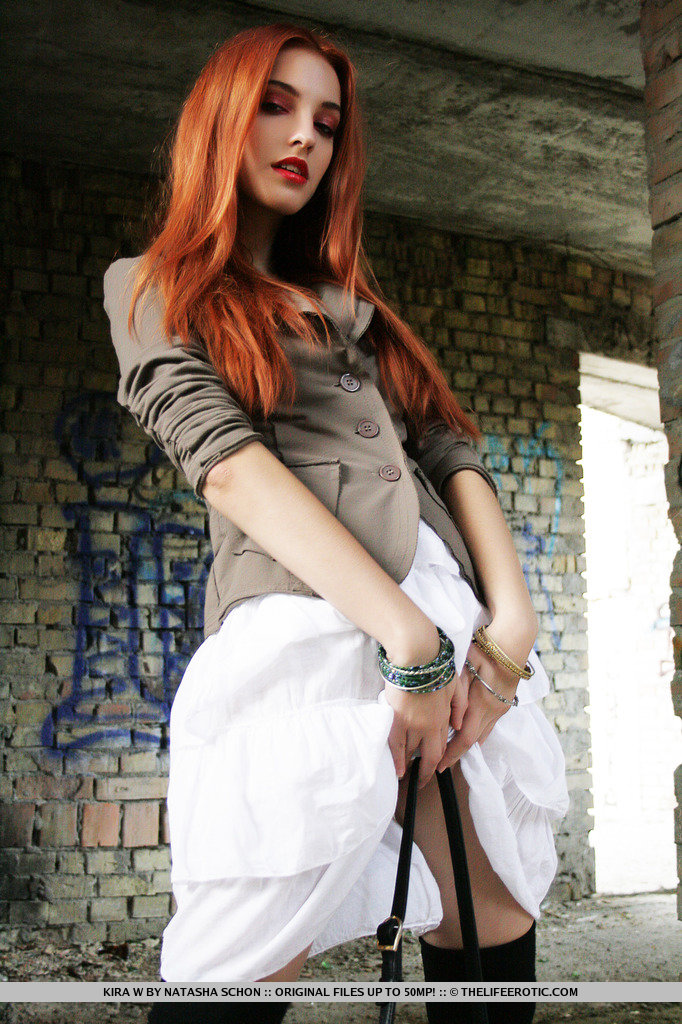 Redhead Kira W Strips