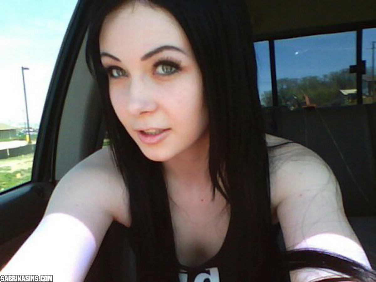 Sabrina Sins Introduces Herself by Flashing her Boobs in a Car
