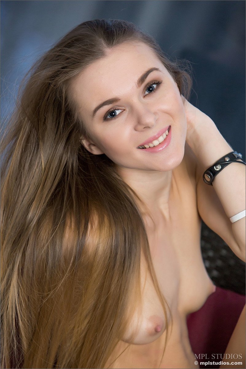 sat-mpl-studios-karissa-diamond-04.jpg Sat Mpl Studios Karissa Diamond 04