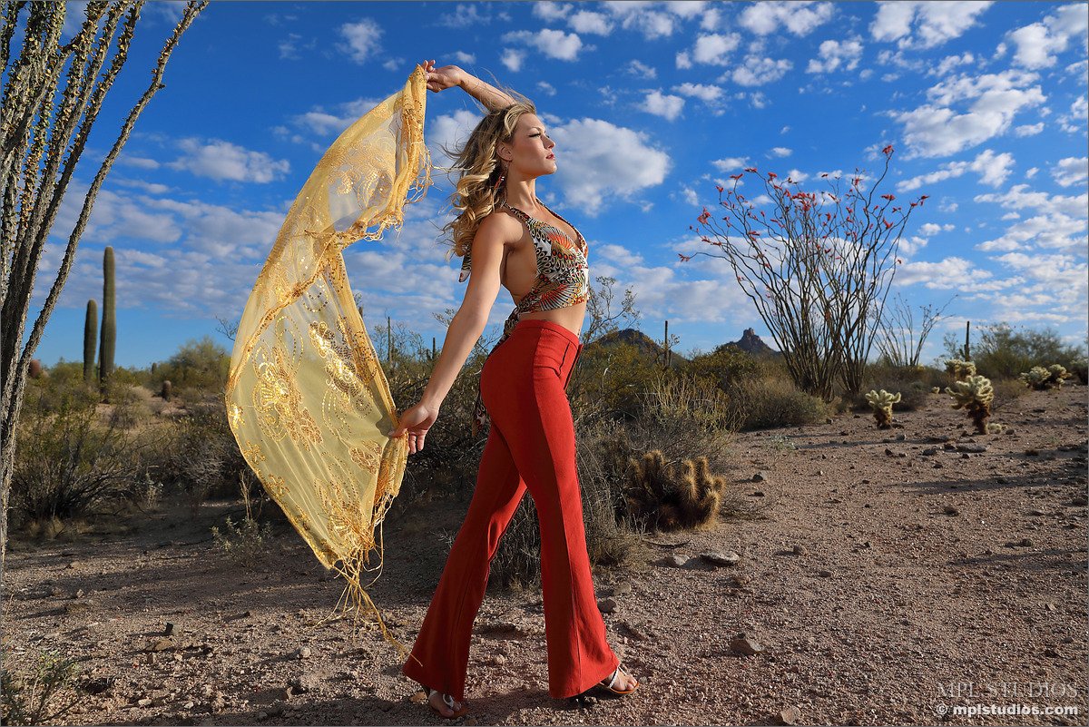 Scarlet Naked in the Desert
