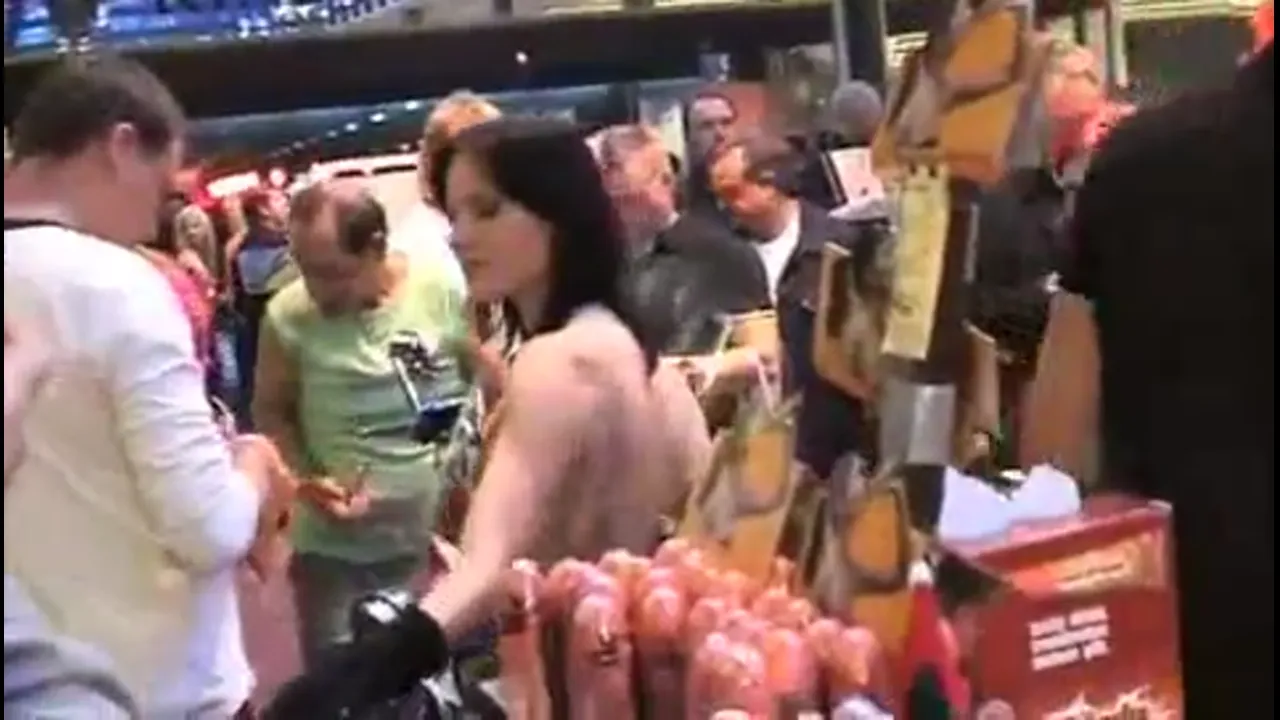 Body Painting Girls Giveaways