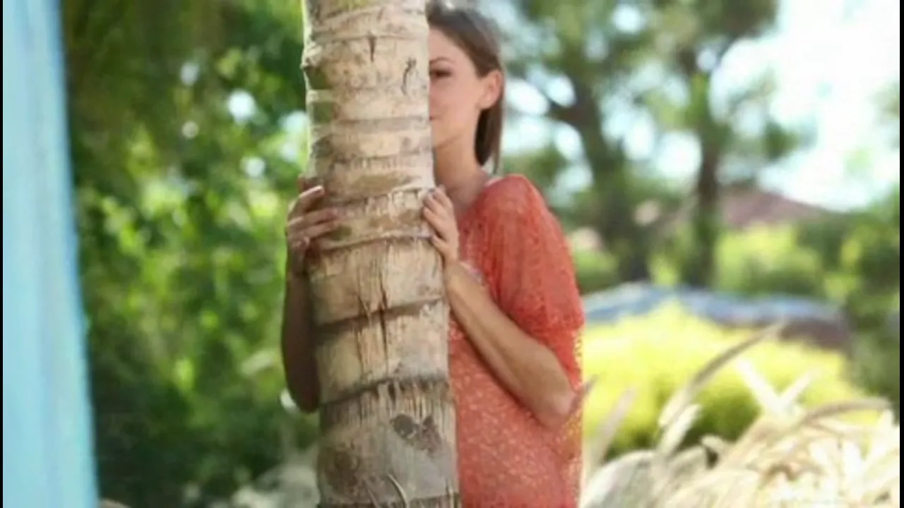 Cute Amber’s Outdoor Strip