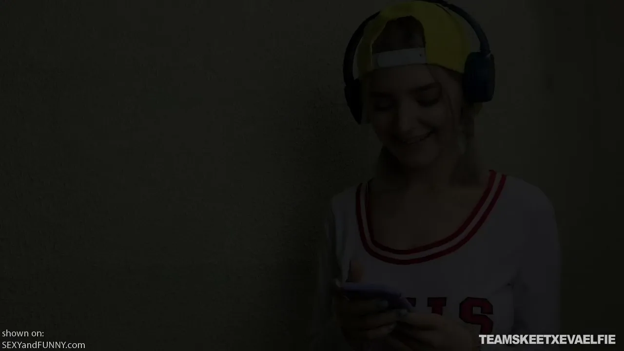 Eva Playing with Her Tits