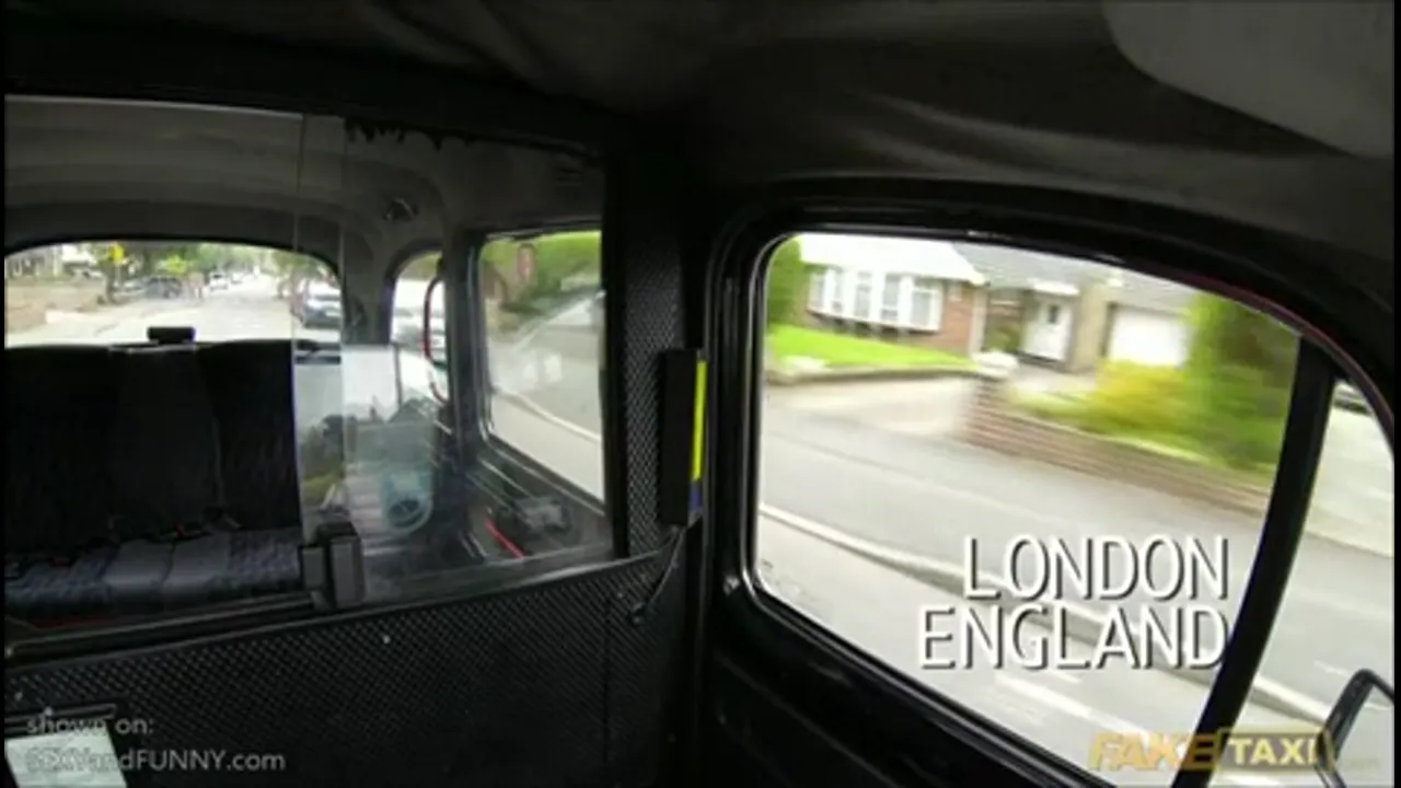 Hot Milf Flashes her Ass to the Taxi Driver