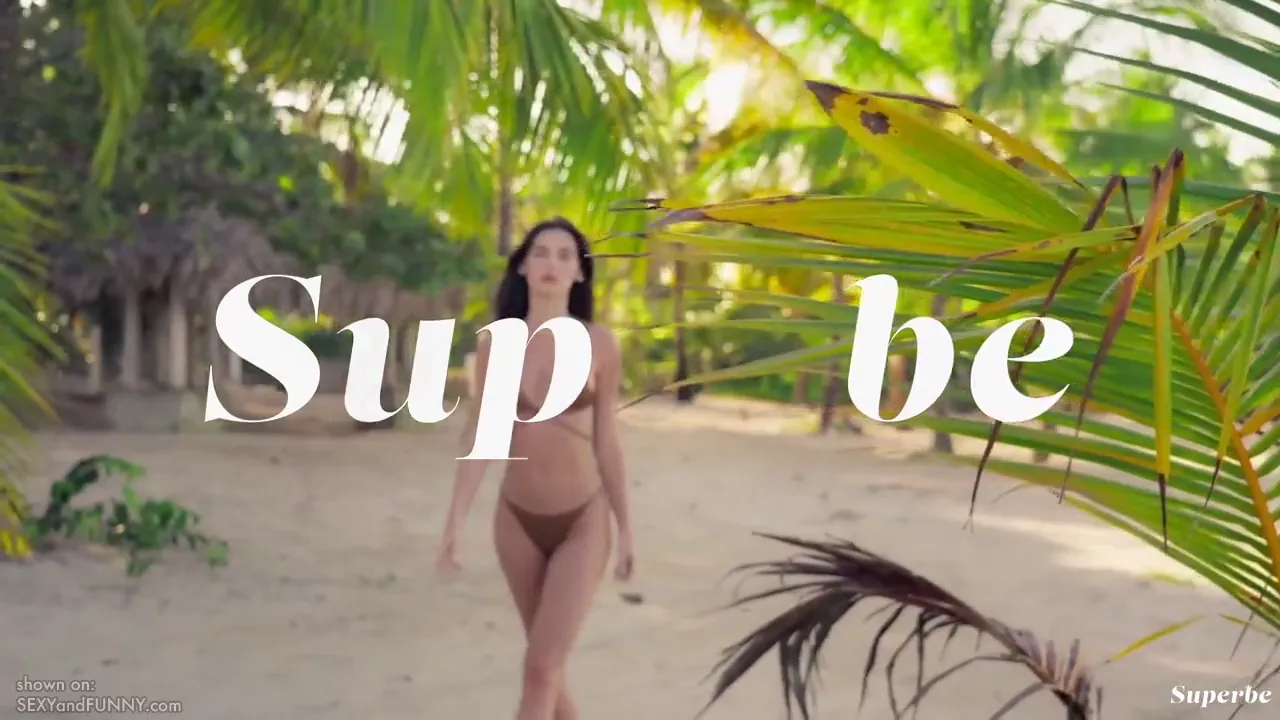 Irina Sivalna in Liquid Gold