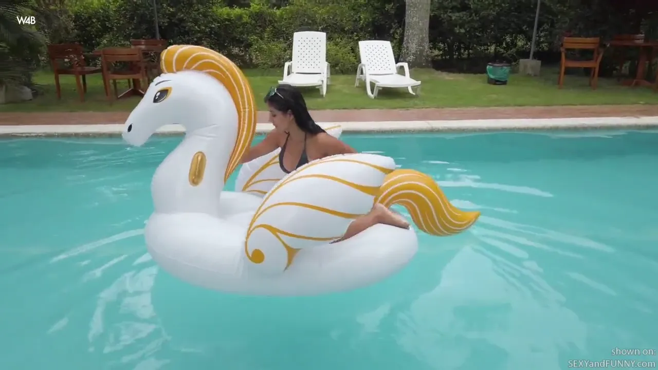Iris Lucky on a Floaty