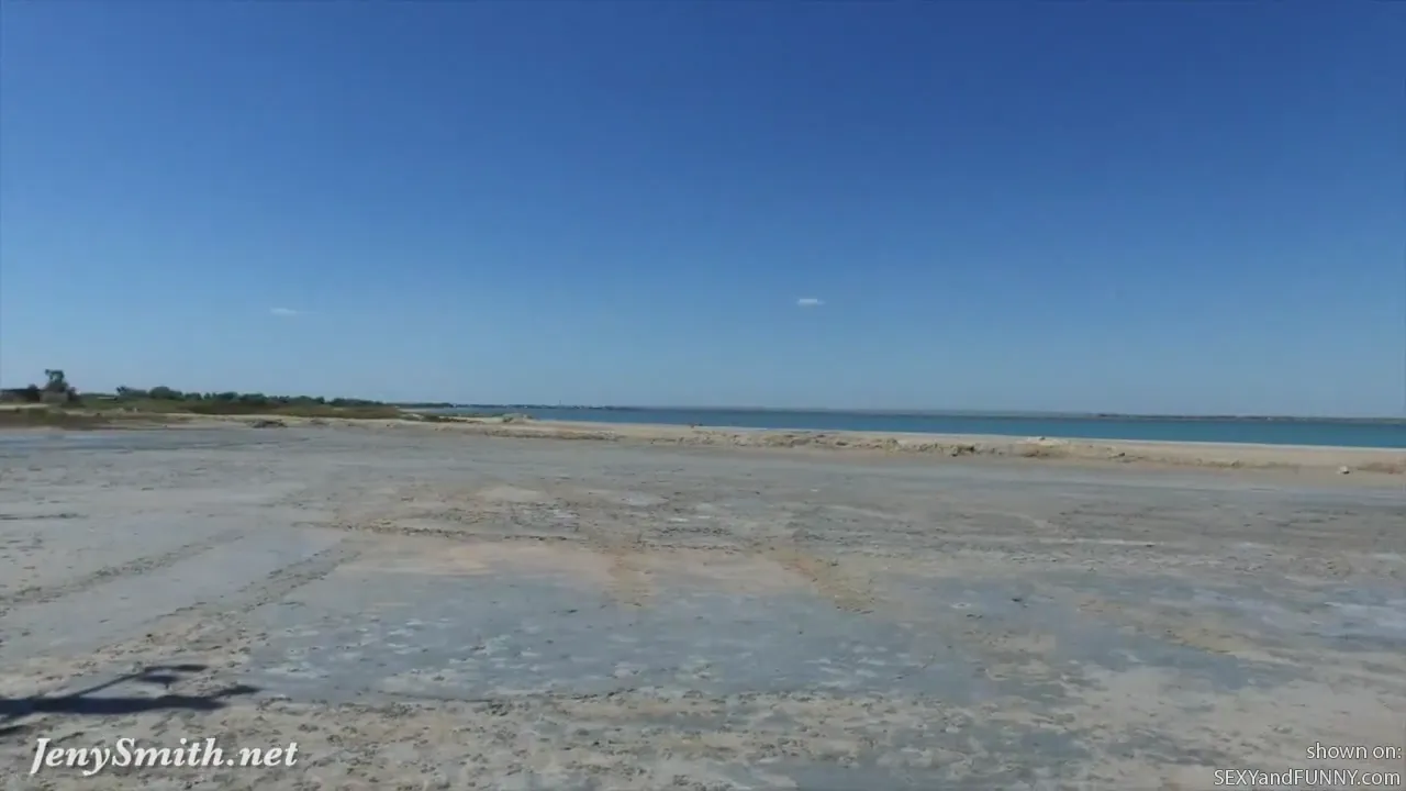 Jeny Makes a Mud Swimsuit