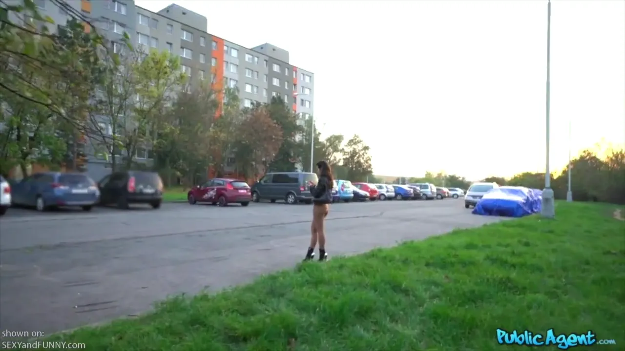 Jessy Jey Flashing Her Tits