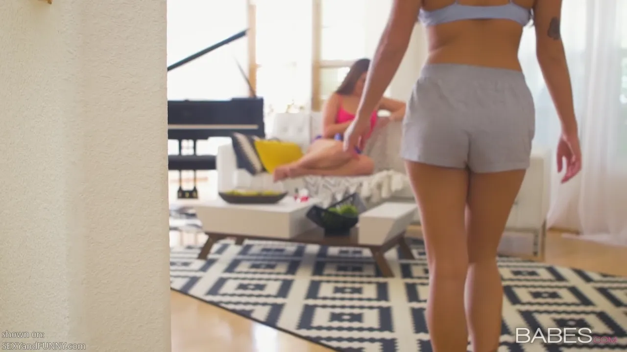 Karlee Does Some Intimate Body Art