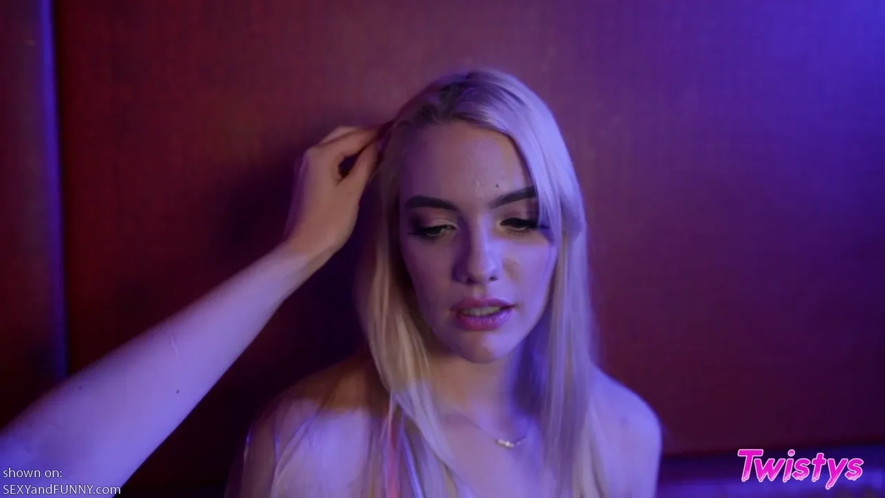 Kenna Gets Hit on by the DJ
