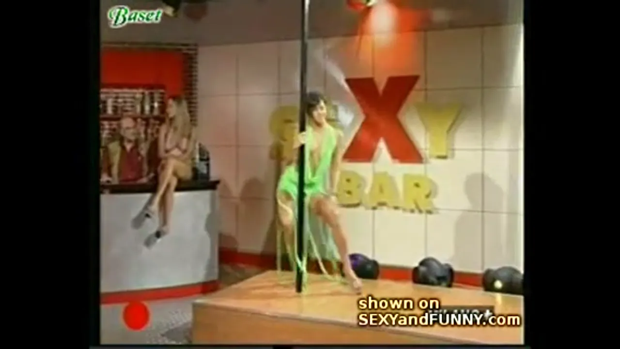Laras Sexy Bar Strip
