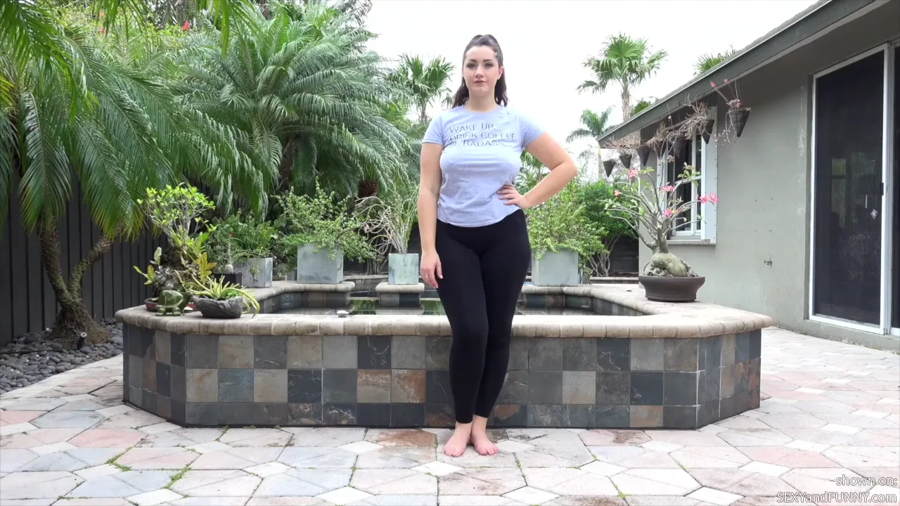 Lexi Lloyd is Thicc