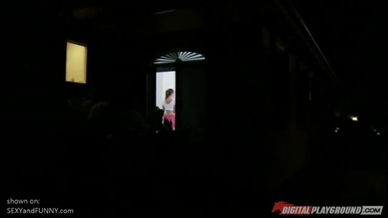 Luckiest Peeping Tom Ever