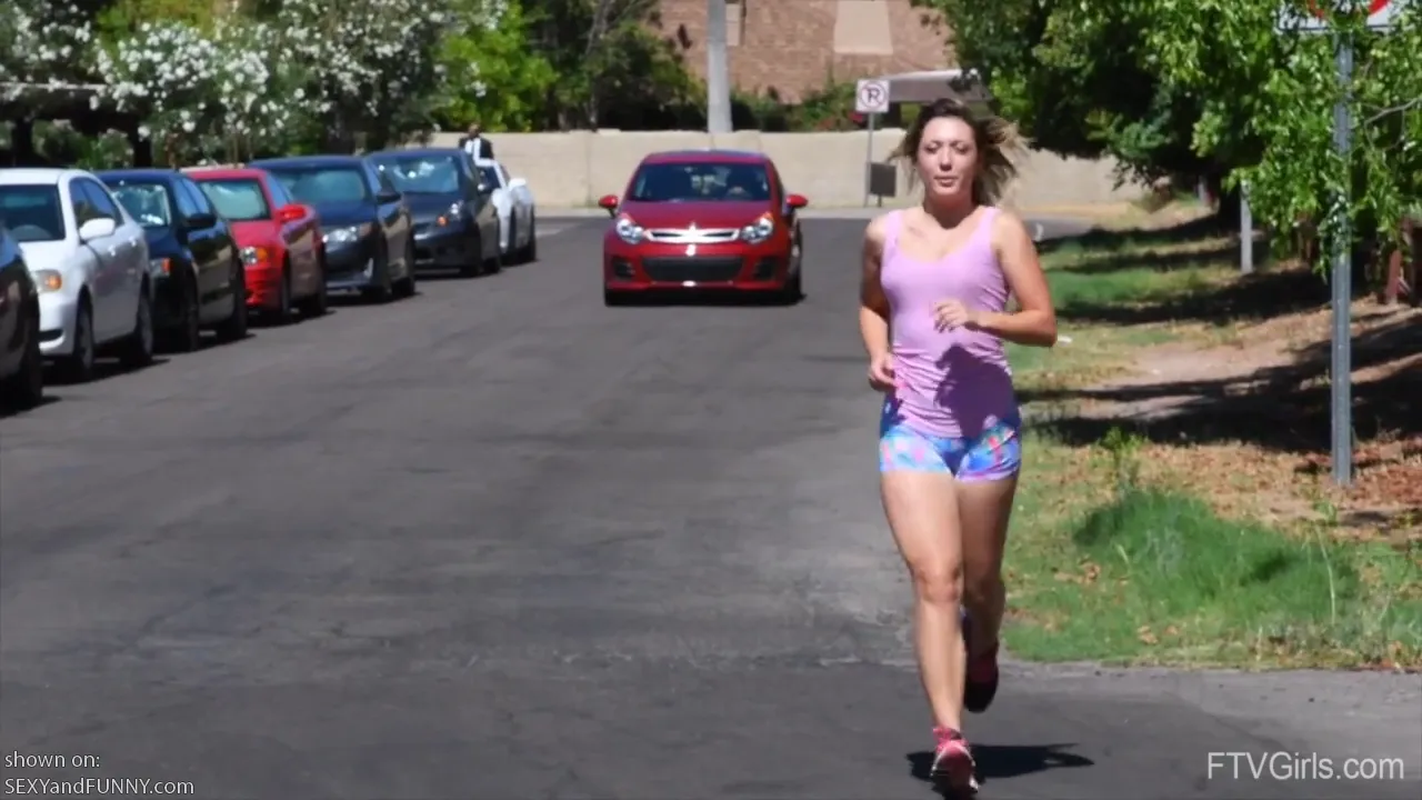 Rachelle Jogging Topless
