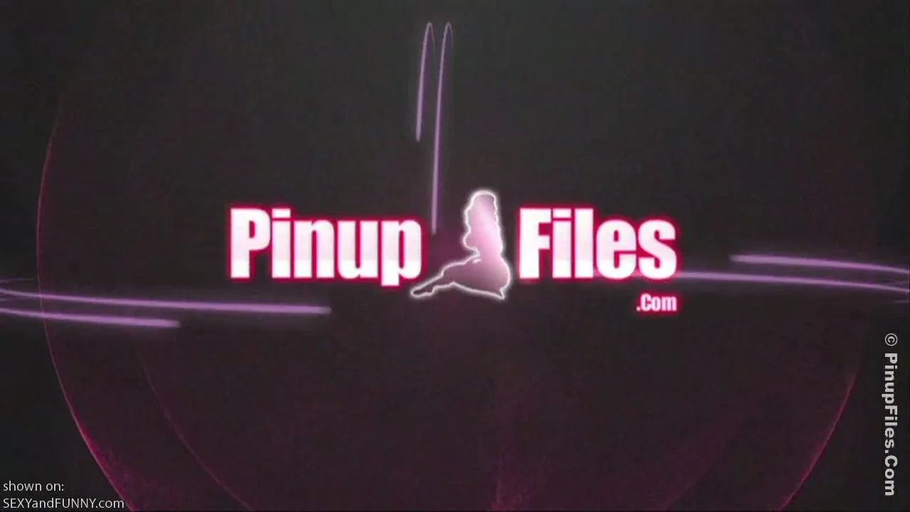 Robyn Takes Off Her Bra in the Backyard