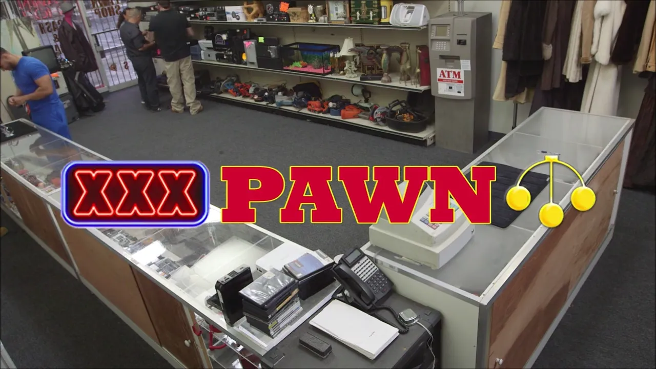 Security Chick Tries to Pawn her Gun, Ends Up Posing for Naughty Photos