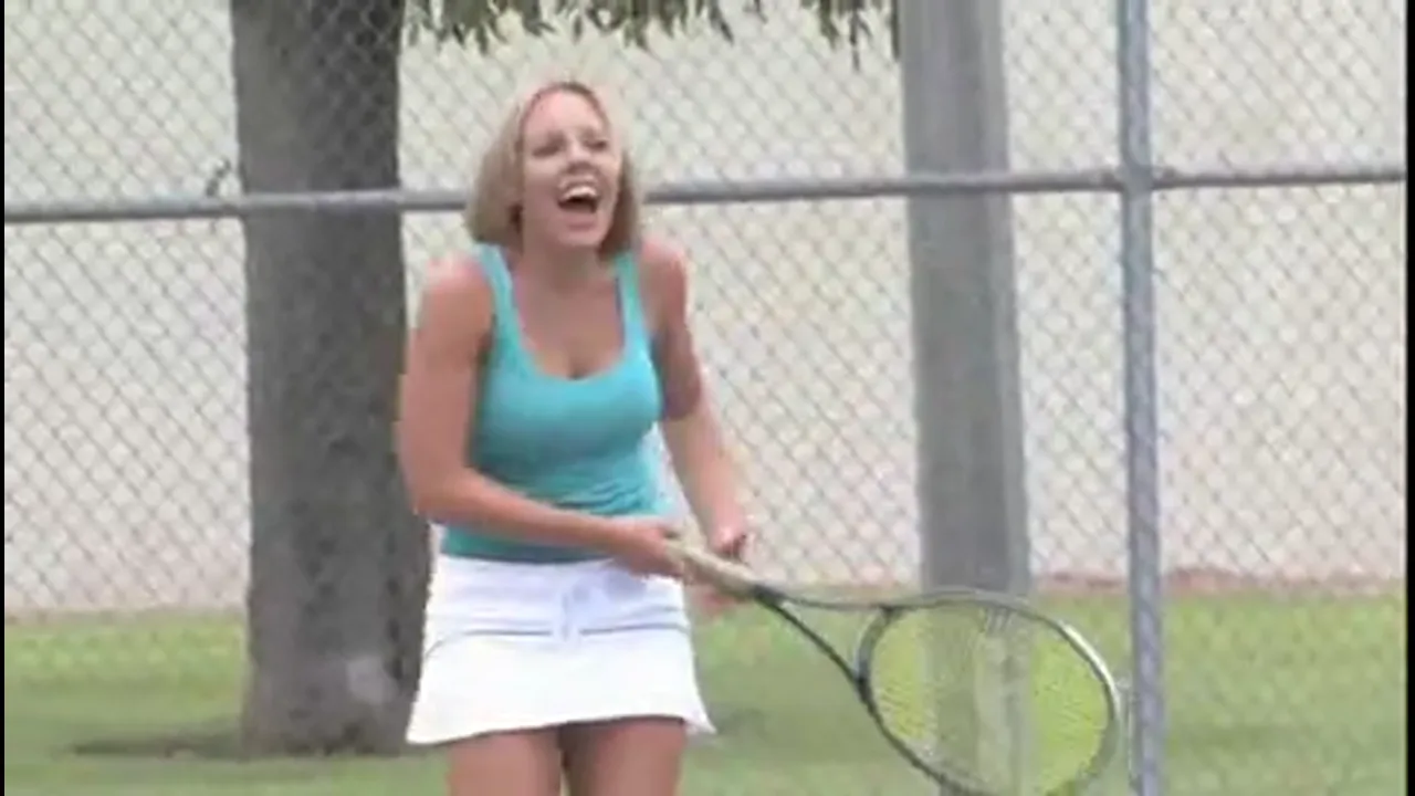 Shannon Plays Tennis, Topless!