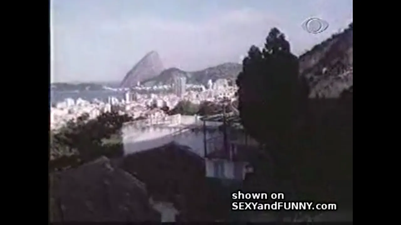 Sripping Regina – Sexy and Creepy