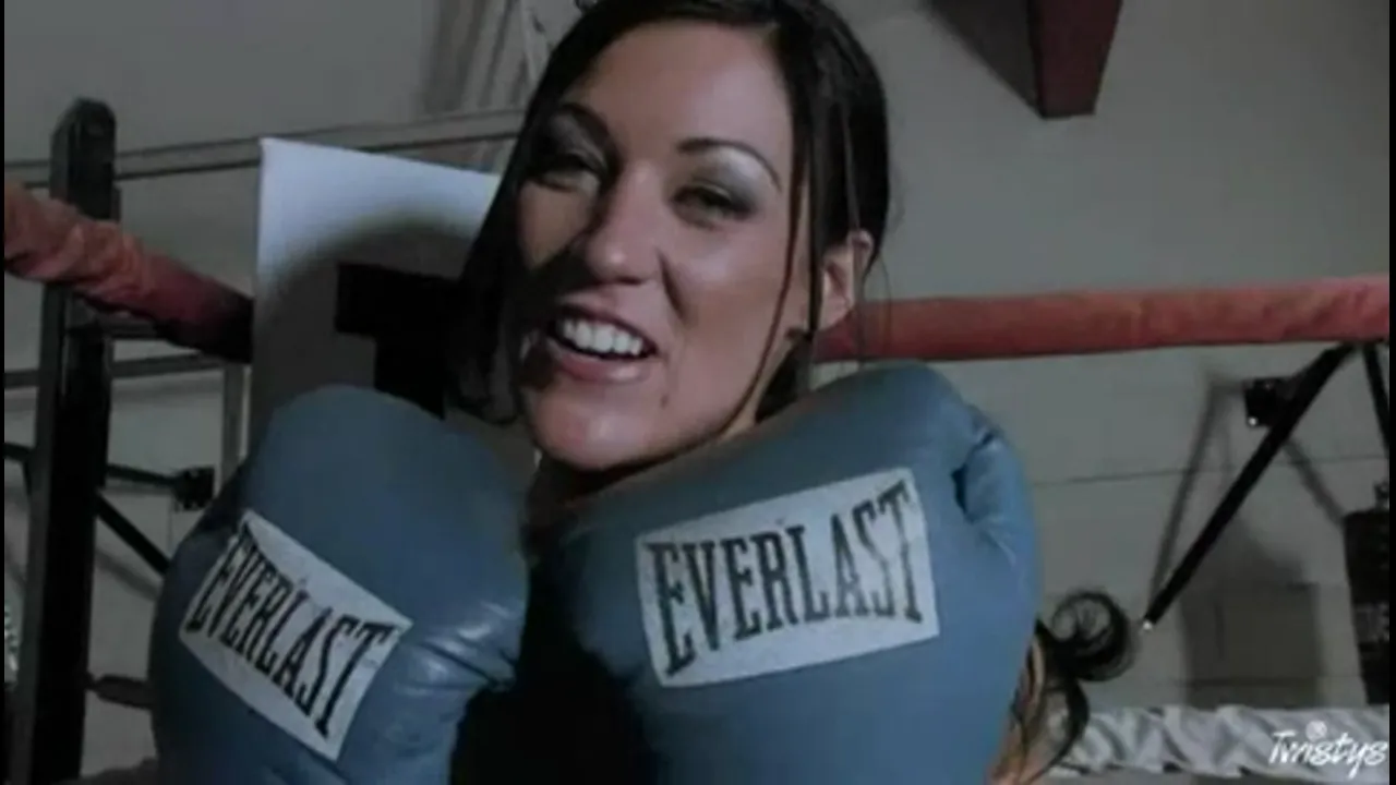 Starri Stars in Some Topless Boxing