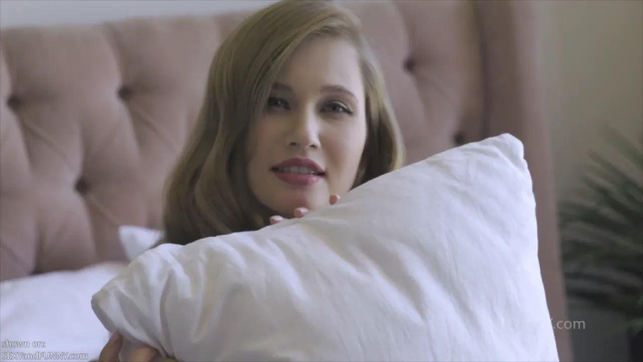 Stella in Bedtime Allure