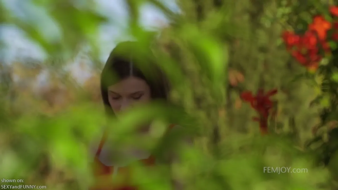 Watching Serena in a Garden